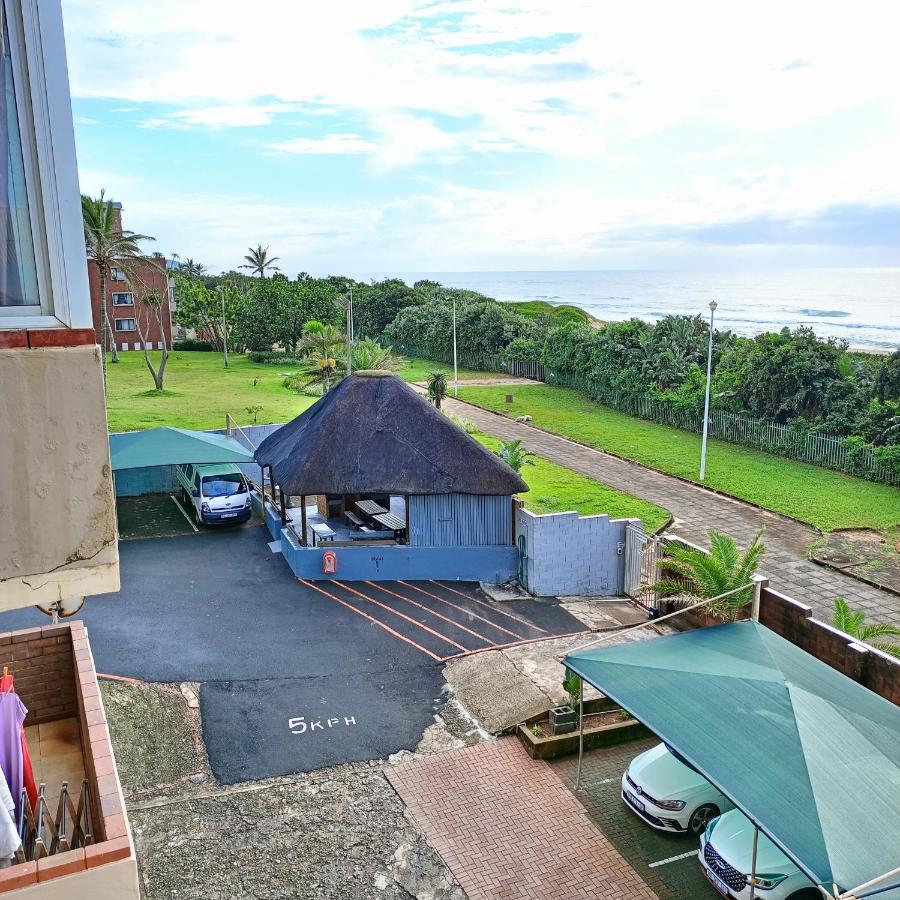Breezy Seaview- On The Beach Amanzimtoti Bagian luar foto