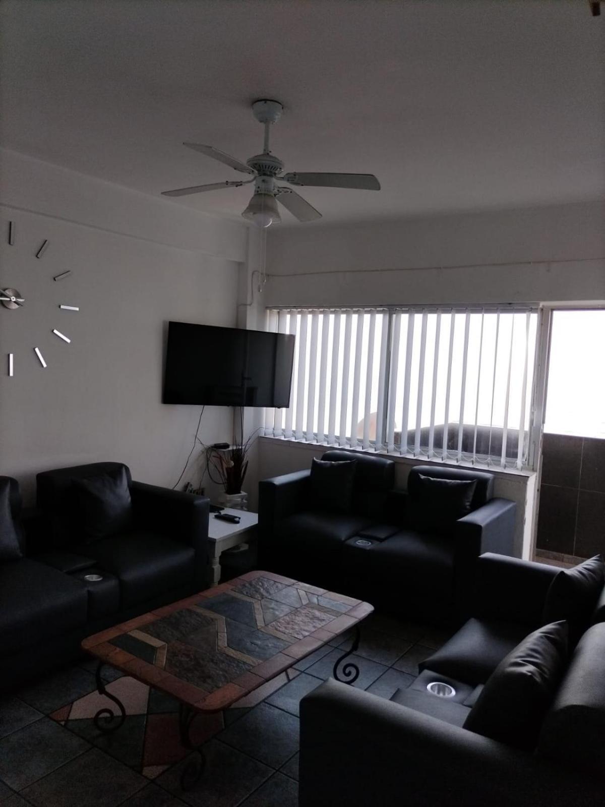 Breezy Seaview- On The Beach Amanzimtoti Ruang foto